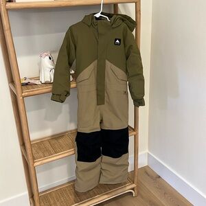 Burton kids snowsuit